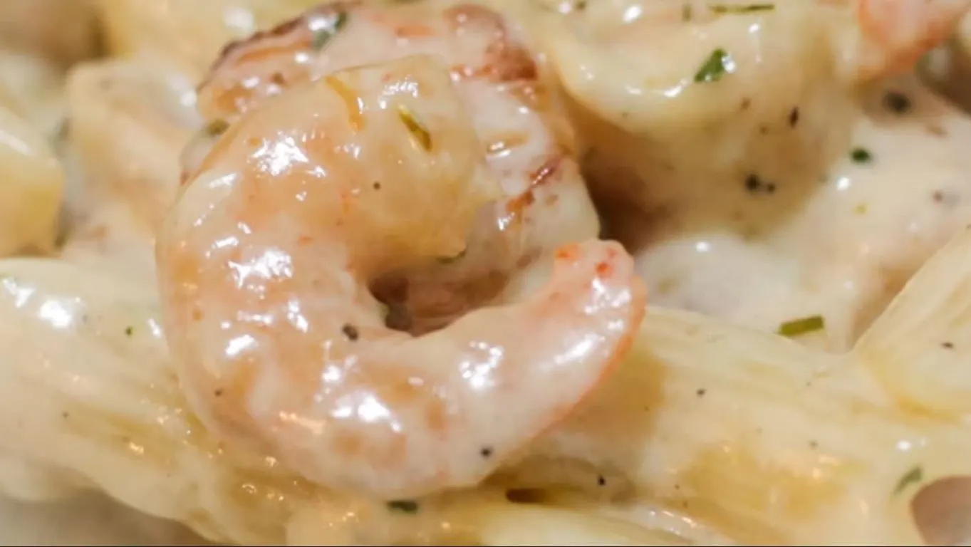 Pasta con Camarones (Salsa Alfredo Outback)