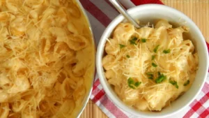 Macarrones con queso (mac and cheese)