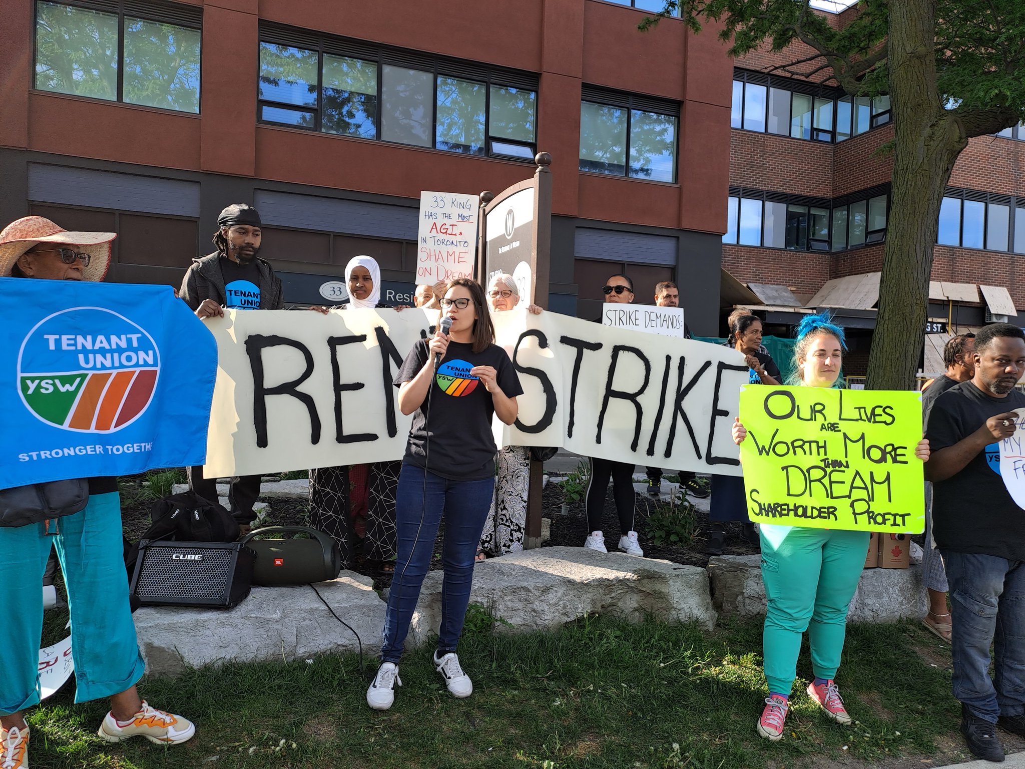 Los inquilinos de Toronto se unen en una huelga masiva de alquileres