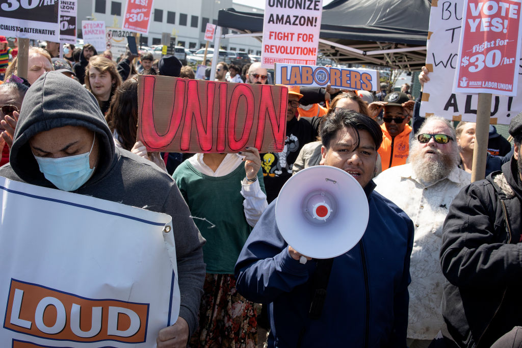 “Si los salarios de UPS suben, Amazon debería hacer lo mismo”