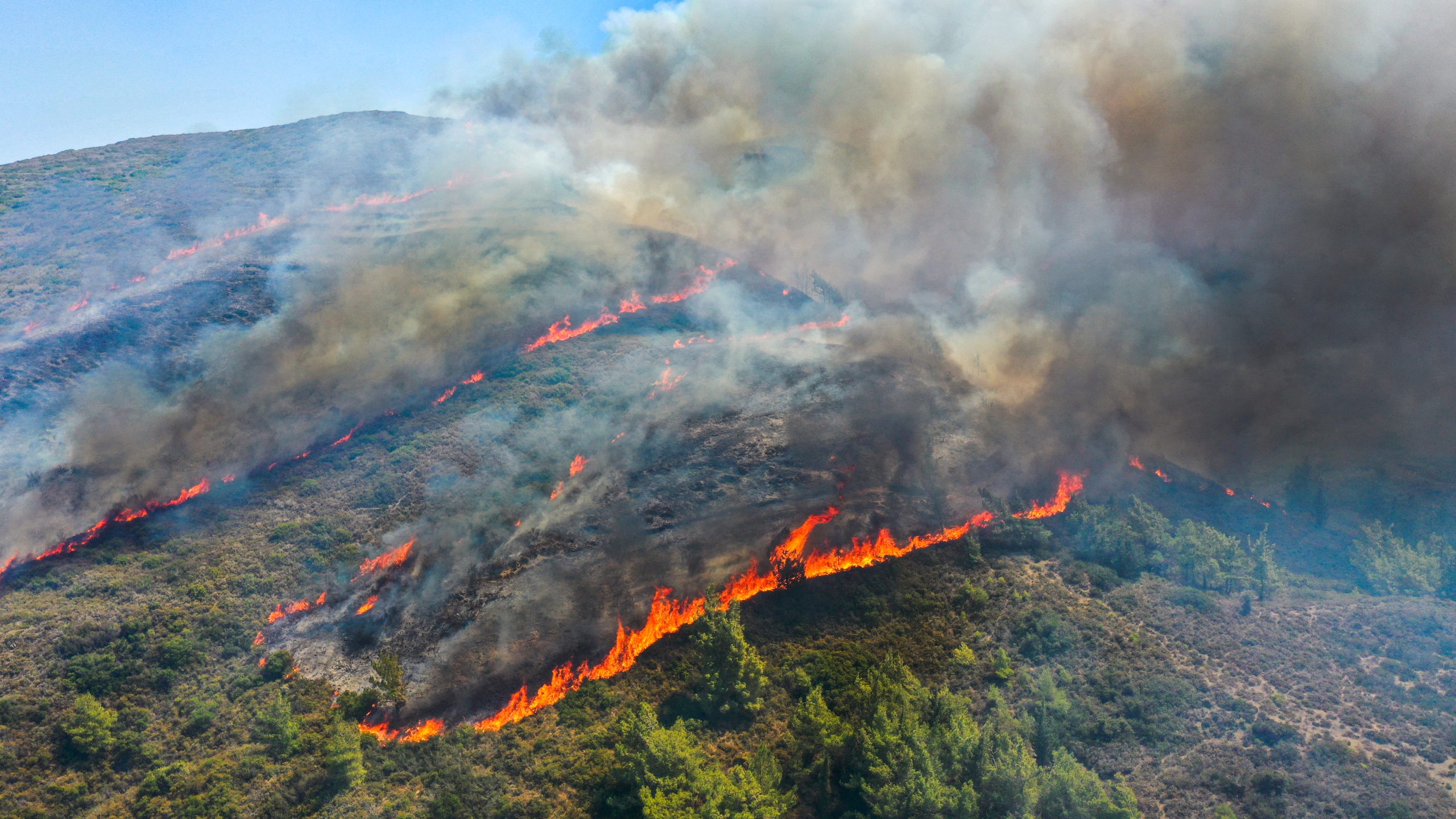 Las compañías de combustibles fósiles le deben al mundo reparaciones masivas por el colapso climático