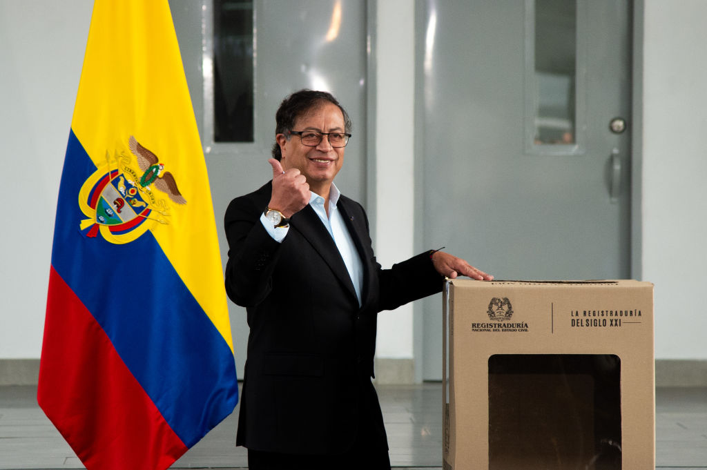 El gobierno de izquierda de Gustavo Petro enfrenta una firme resistencia en Colombia