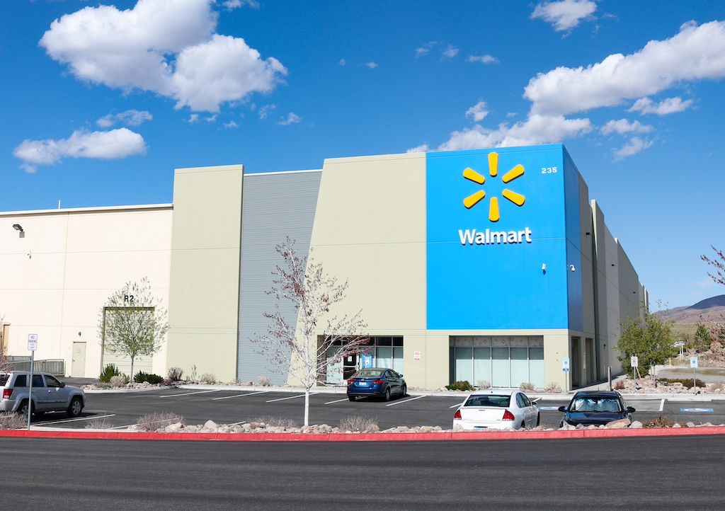 Los trabajadores acaban de ganar el primer sindicato de almacenes de Walmart en Canadá